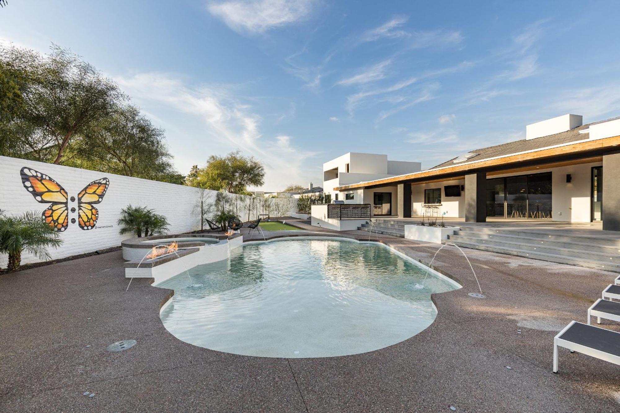 Luxury Micro-Resort, Theater, Sauna, Heated Pool フェニックス エクステリア 写真