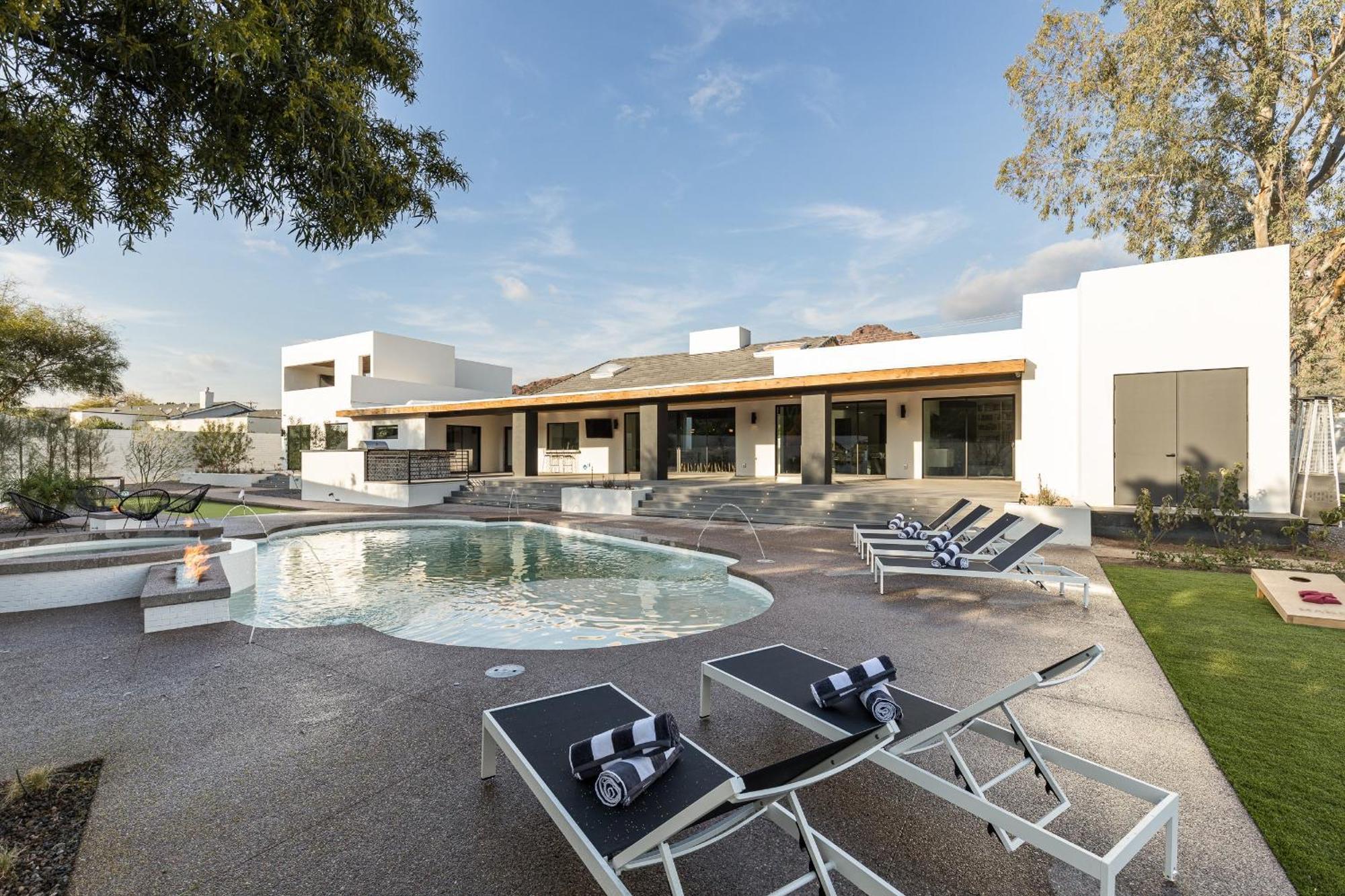 Luxury Micro-Resort, Theater, Sauna, Heated Pool フェニックス エクステリア 写真
