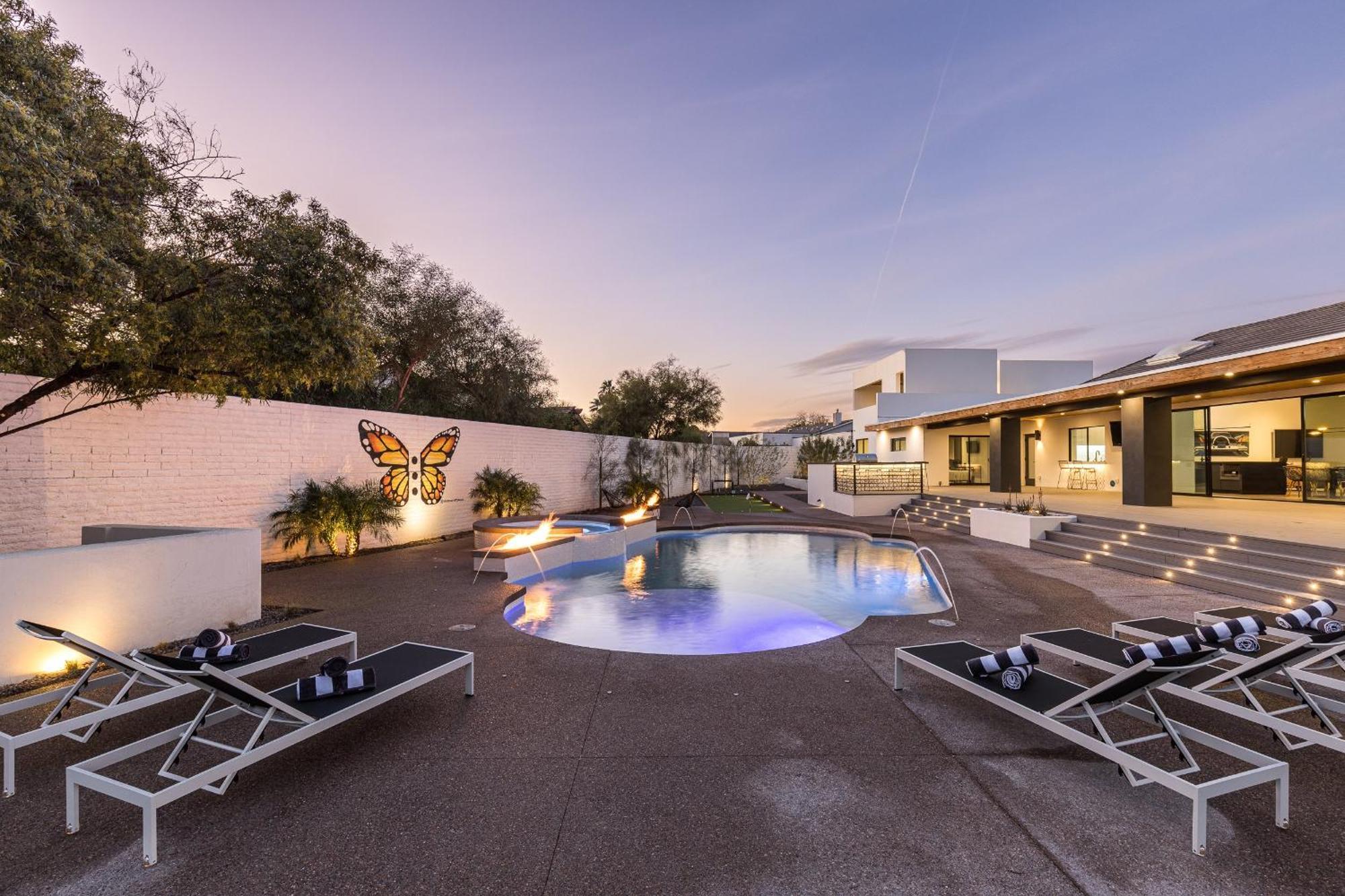 Luxury Micro-Resort, Theater, Sauna, Heated Pool フェニックス エクステリア 写真