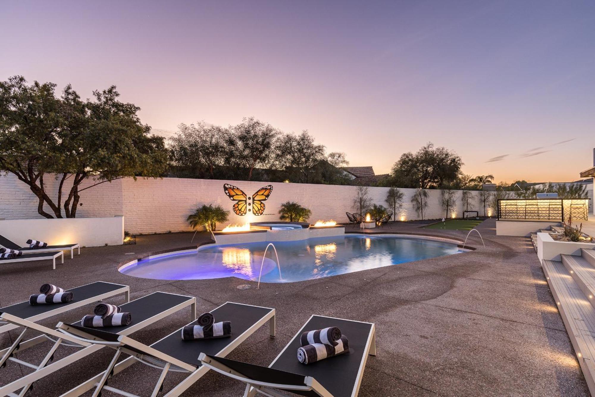 Luxury Micro-Resort, Theater, Sauna, Heated Pool フェニックス エクステリア 写真