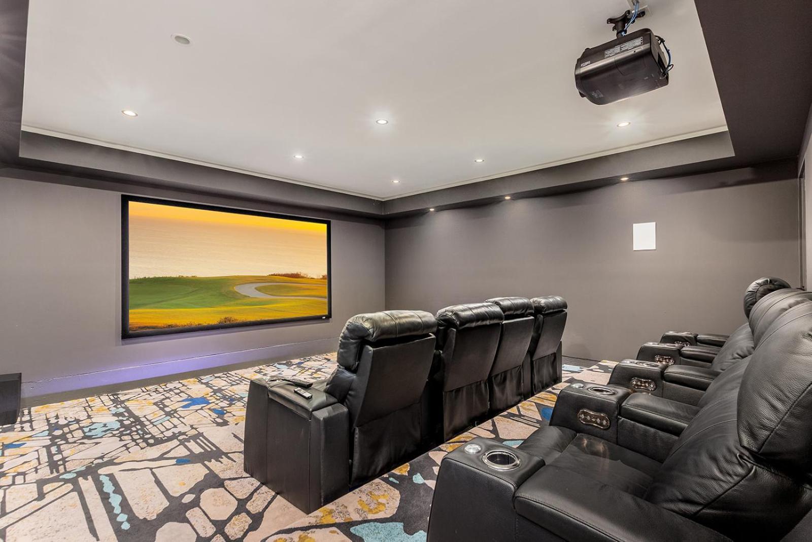 Luxury Micro-Resort, Theater, Sauna, Heated Pool フェニックス エクステリア 写真